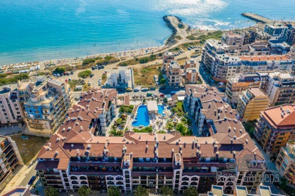 Boutique Rose Gardens Pomorie Aparthotel Bagian luar foto