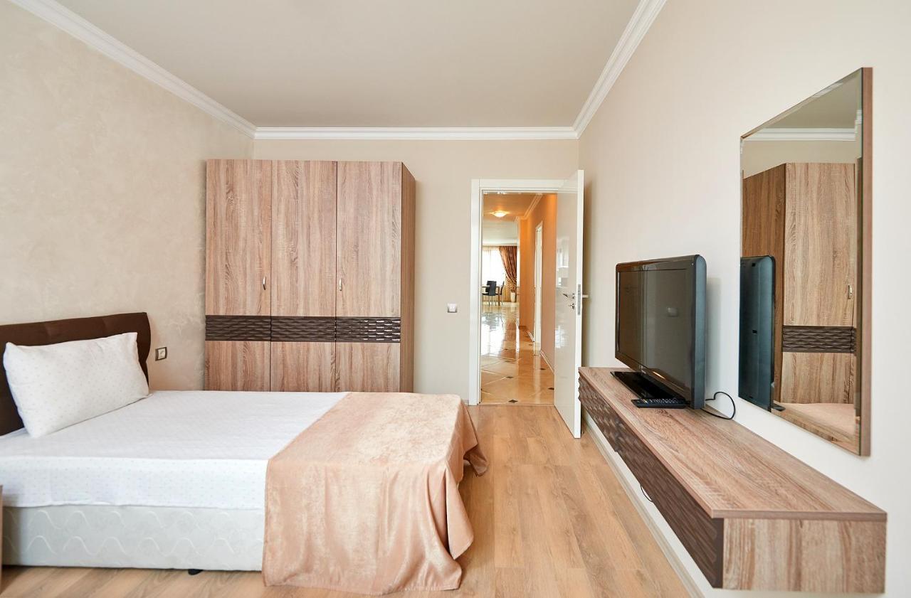 Boutique Rose Gardens Pomorie Aparthotel Bagian luar foto