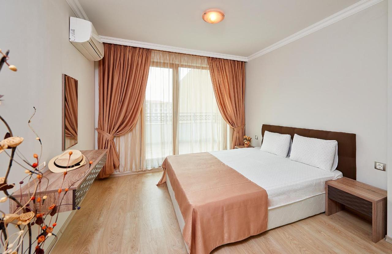 Boutique Rose Gardens Pomorie Aparthotel Bagian luar foto