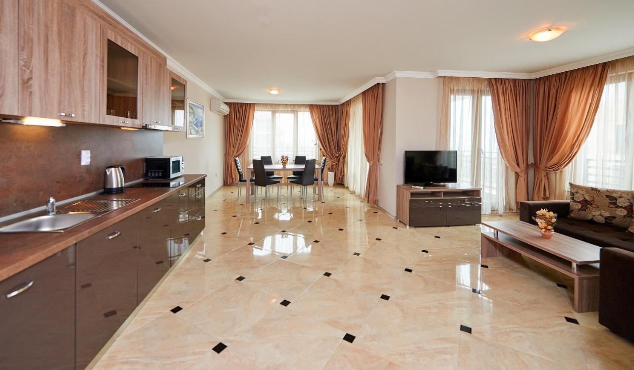 Boutique Rose Gardens Pomorie Aparthotel Bagian luar foto