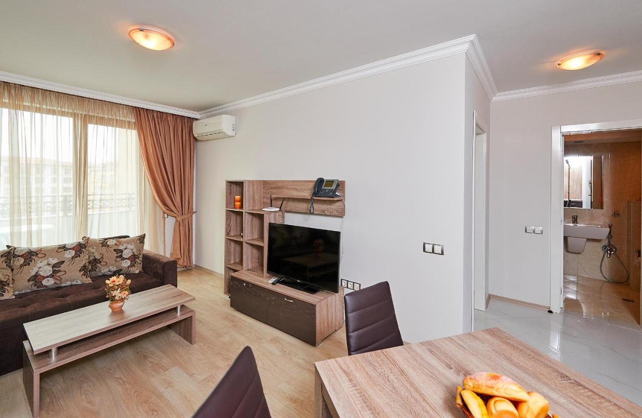 Boutique Rose Gardens Pomorie Aparthotel Bagian luar foto