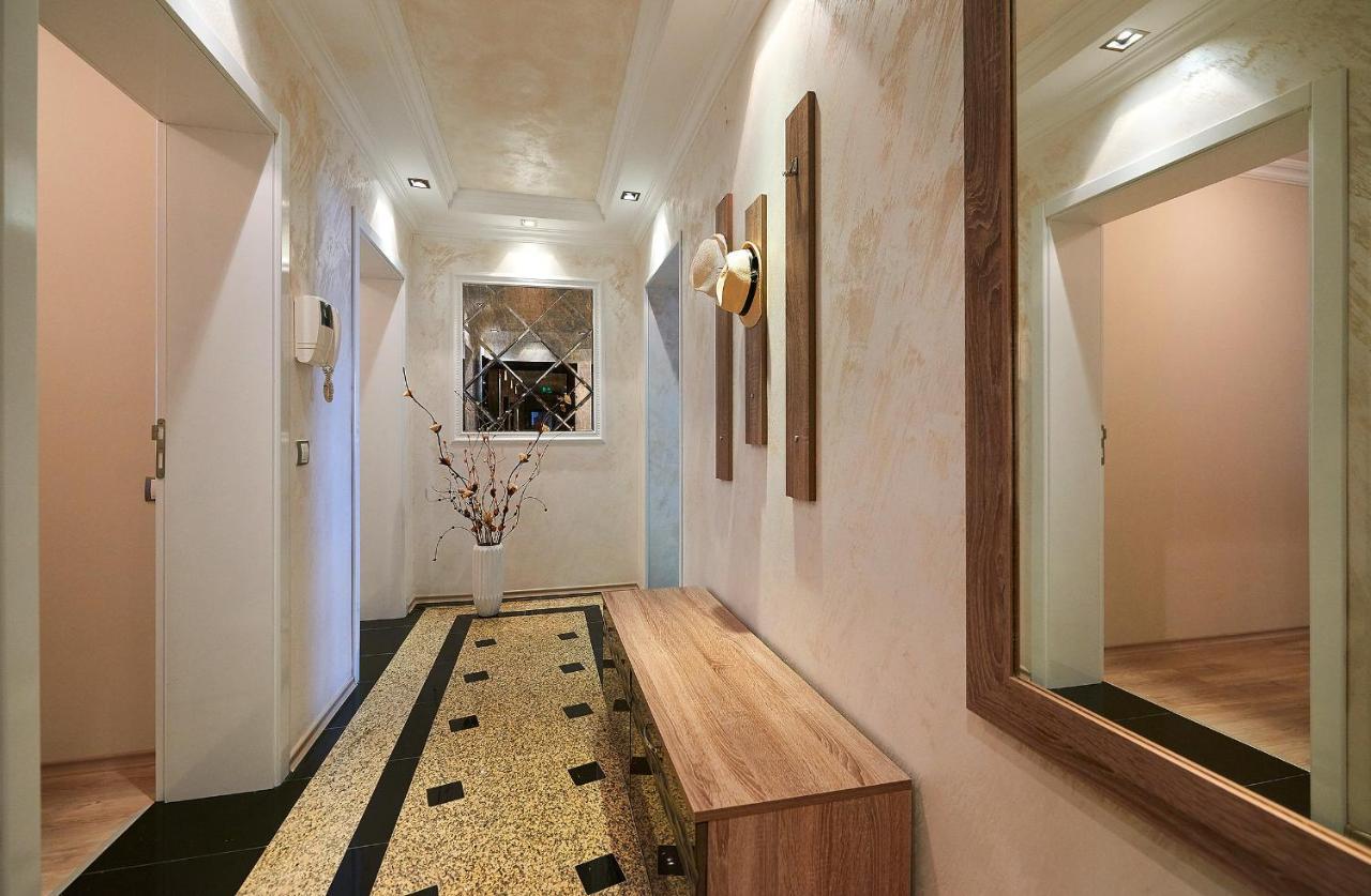 Boutique Rose Gardens Pomorie Aparthotel Bagian luar foto
