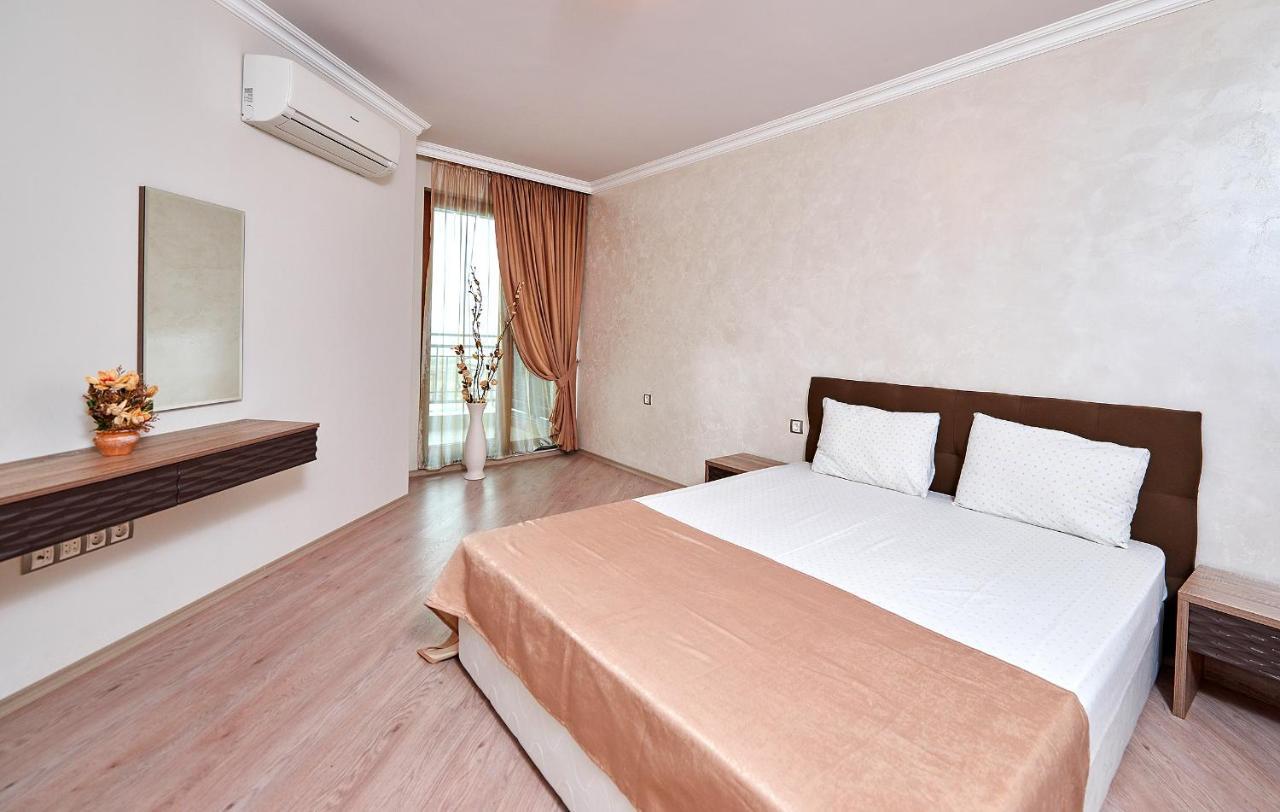 Boutique Rose Gardens Pomorie Aparthotel Bagian luar foto