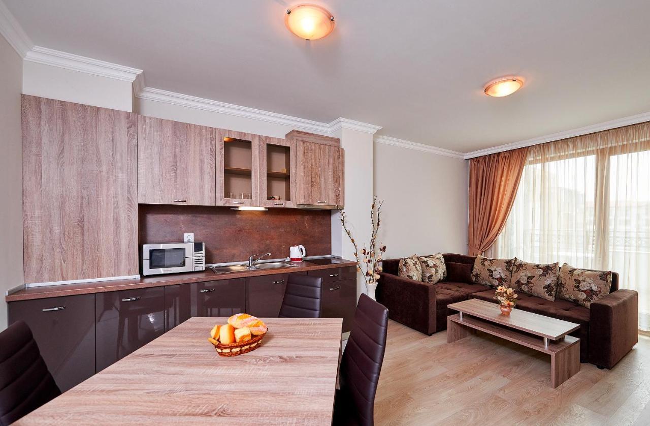 Boutique Rose Gardens Pomorie Aparthotel Bagian luar foto