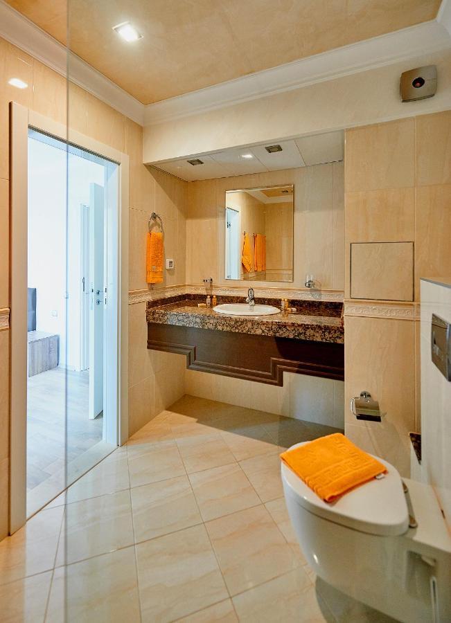 Boutique Rose Gardens Pomorie Aparthotel Bagian luar foto