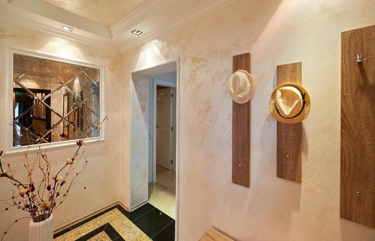 Boutique Rose Gardens Pomorie Aparthotel Bagian luar foto