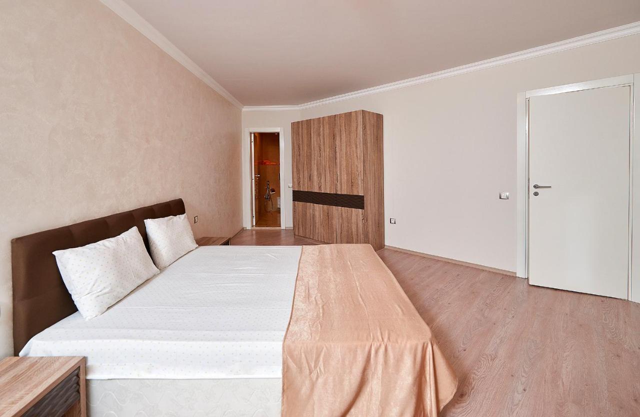 Boutique Rose Gardens Pomorie Aparthotel Bagian luar foto