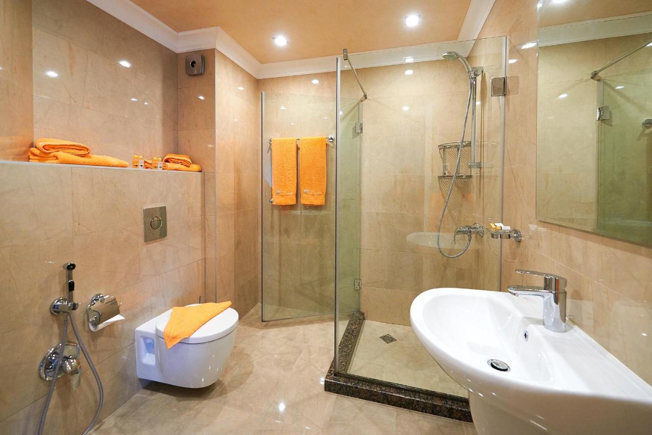 Boutique Rose Gardens Pomorie Aparthotel Bagian luar foto