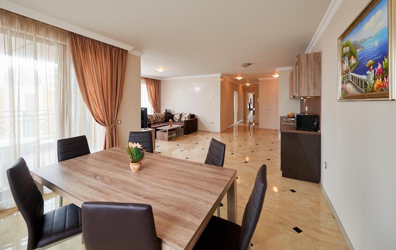 Boutique Rose Gardens Pomorie Aparthotel Bagian luar foto