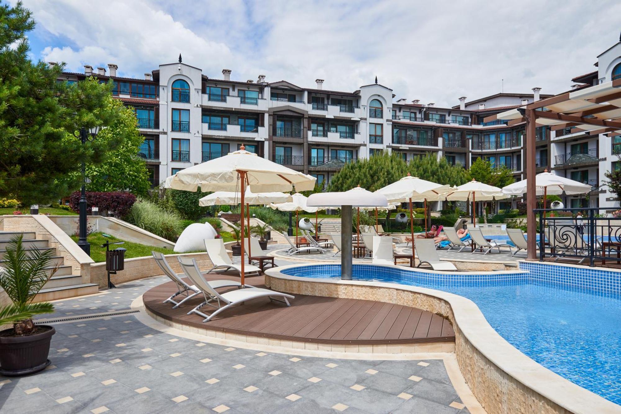 Boutique Rose Gardens Pomorie Aparthotel Bagian luar foto