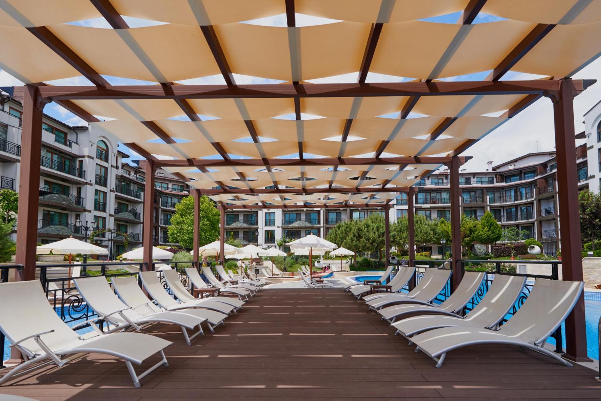 Boutique Rose Gardens Pomorie Aparthotel Bagian luar foto